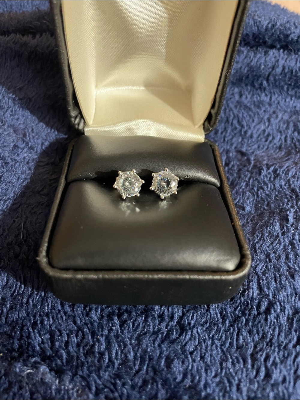 Beautiful Certified Blue Gray 2CTTW Moissanite Diamond Stud Earrings